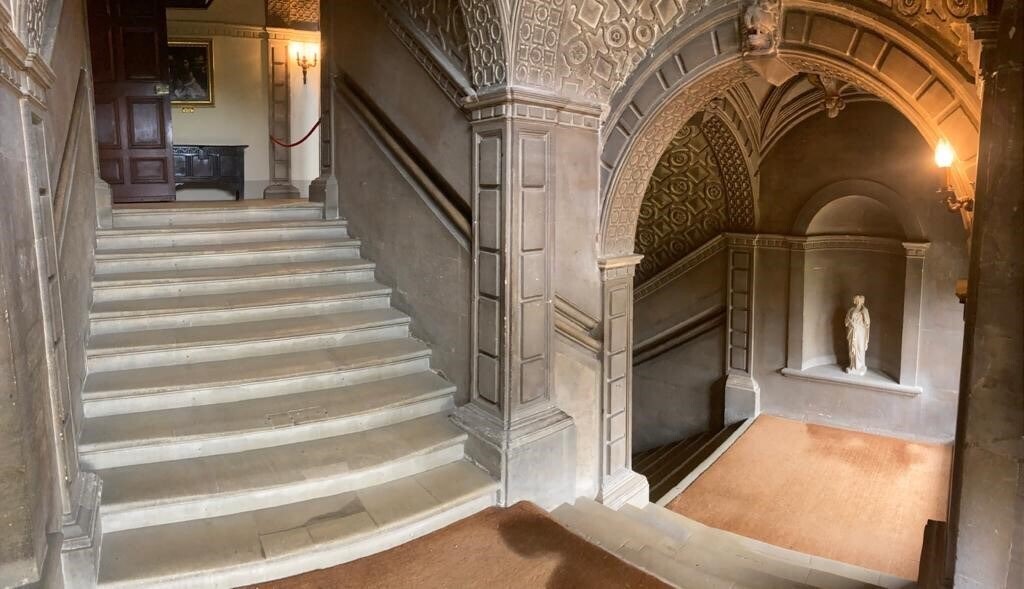 Burghley on X: "The extraordinary Roman Staircase. Beautiful examples of  Elizabethan Renaissance architecture with its coffered ceiling covered with  Tudor emblems. The Staircase leads straight to the House's rooftop and was  often